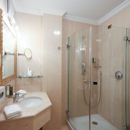 Cityhotel Goldener Adler B&B Chiusa Kültér fotó