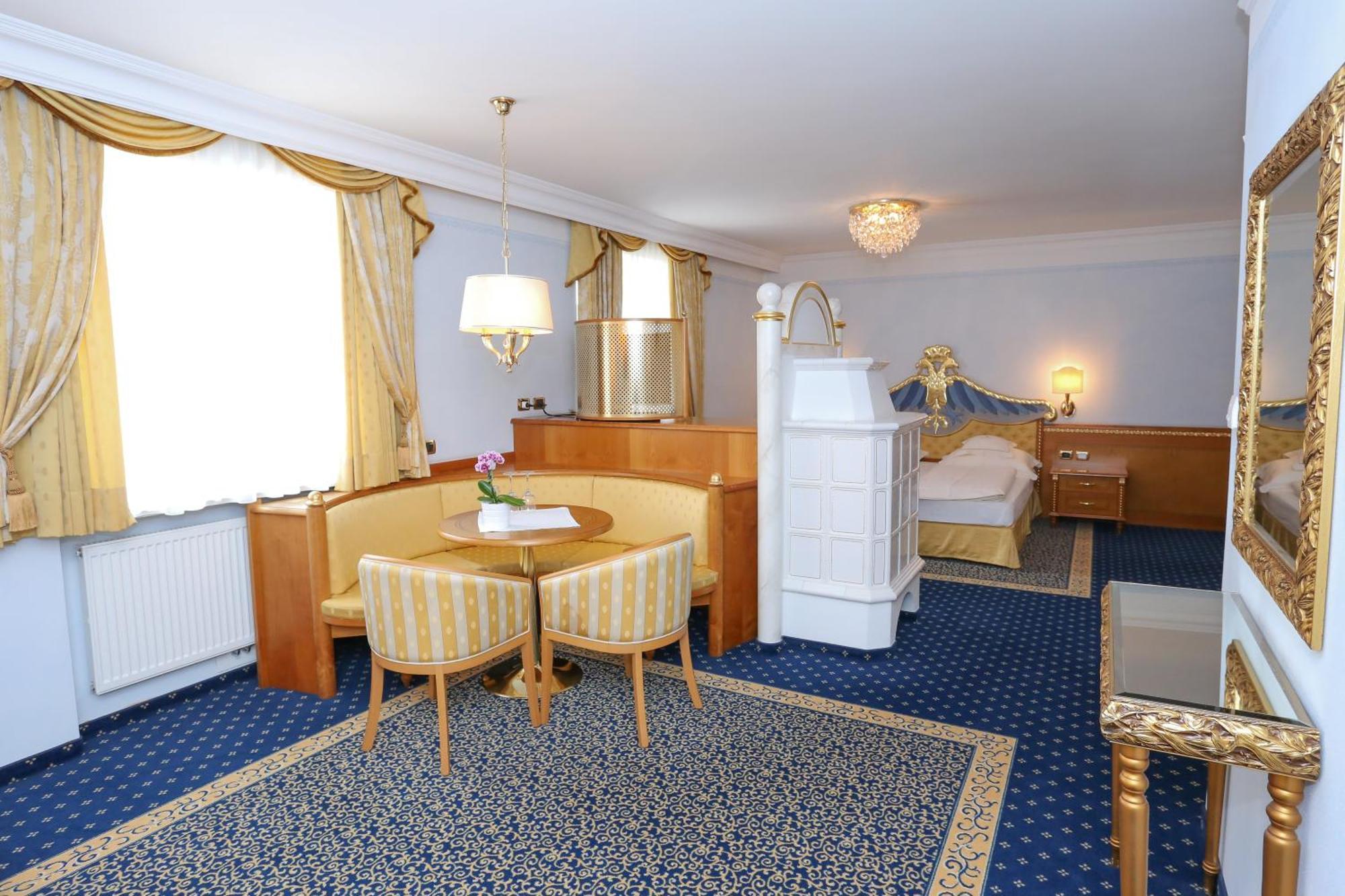 Cityhotel Goldener Adler B&B Chiusa Kültér fotó