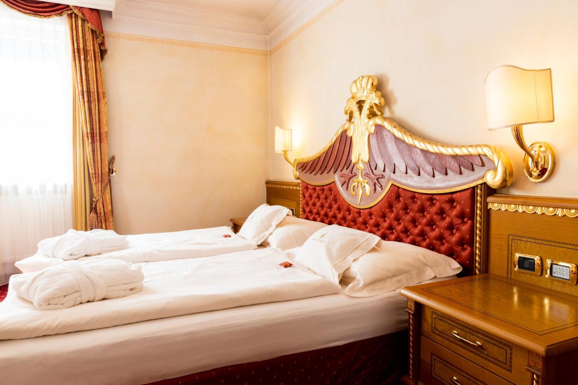 Cityhotel Goldener Adler B&B Chiusa Kültér fotó