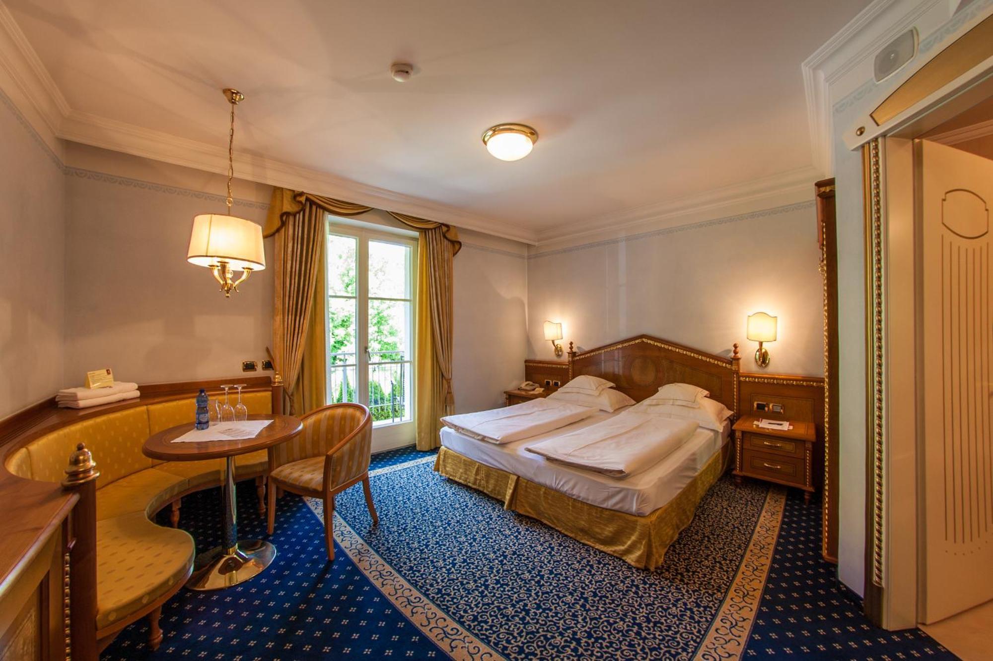 Cityhotel Goldener Adler B&B Chiusa Kültér fotó