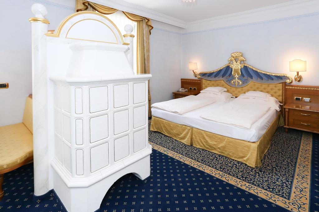 Cityhotel Goldener Adler B&B Chiusa Kültér fotó