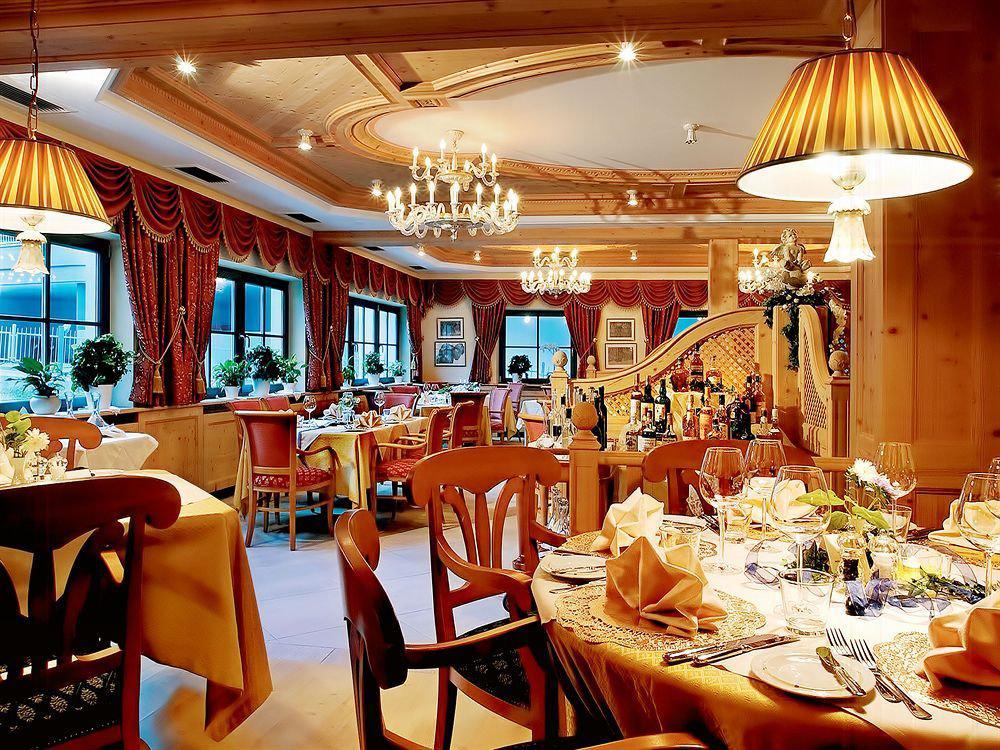 Cityhotel Goldener Adler B&B Chiusa Kültér fotó