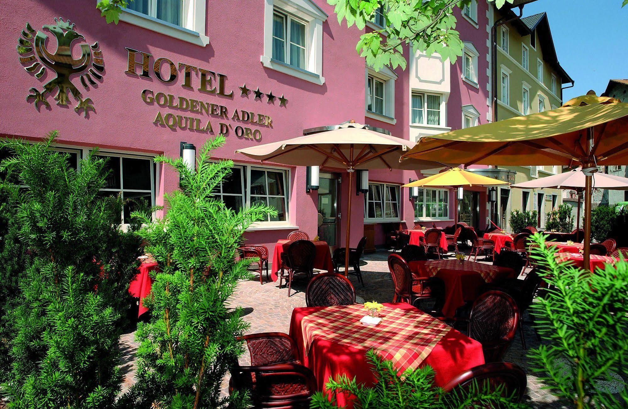 Cityhotel Goldener Adler B&B Chiusa Kültér fotó